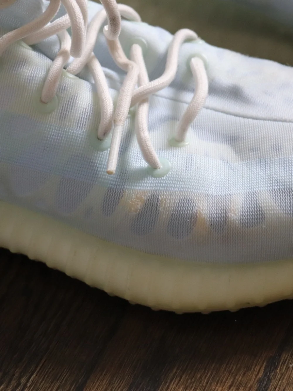 Adidas Yeezy Boost 350 V2 Mono Ice Low Top Athletic Sneaker Size 11 White Blue - Picture 14 of 16